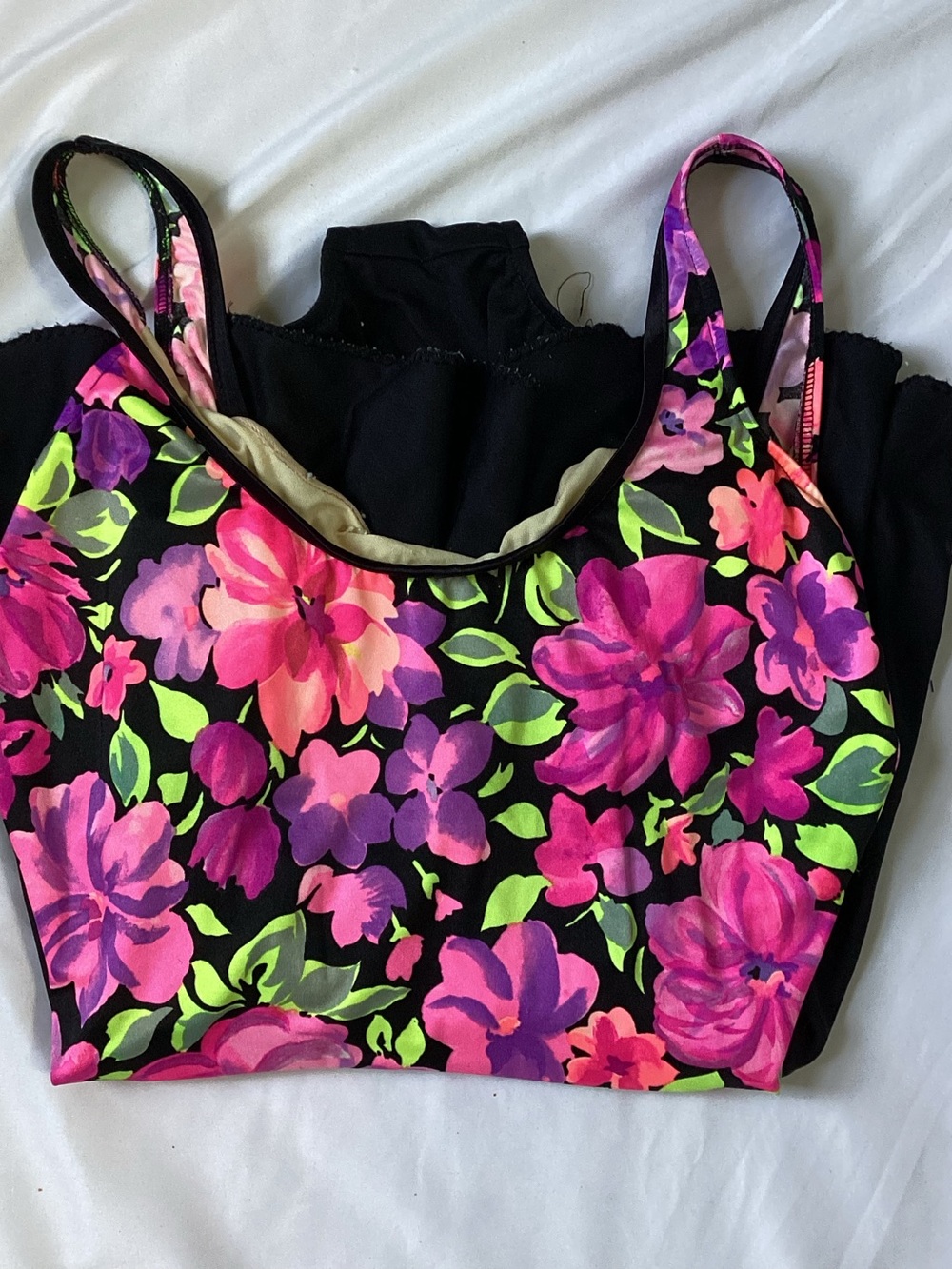 Pacific Connections Vintage Ladies 1 Piece Multicolor Floral Swim Suit Size 20W